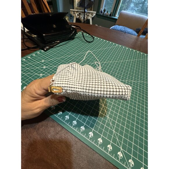 Vintage White Mesh Evening Bag  Clutch With Gold Clasp & Chain Strap - Picture 3 of 6